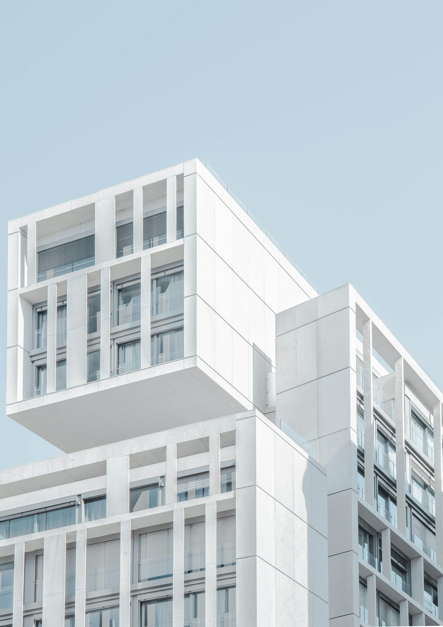 Modernidad y minimalismo: tendencias actuales en viviendas
